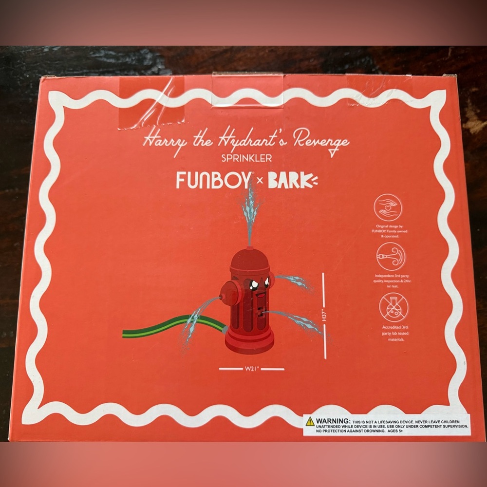 NIB Funboy x Bark Inflatable Sprinkler Harry Hydrant's Revenge 21" x 37"